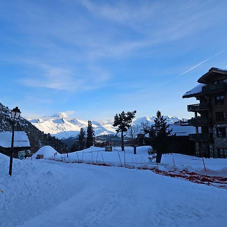 Arc 1950 Ski-in/Ski-out: Heated Pool & Mountain Access Les Arcs  Room photo